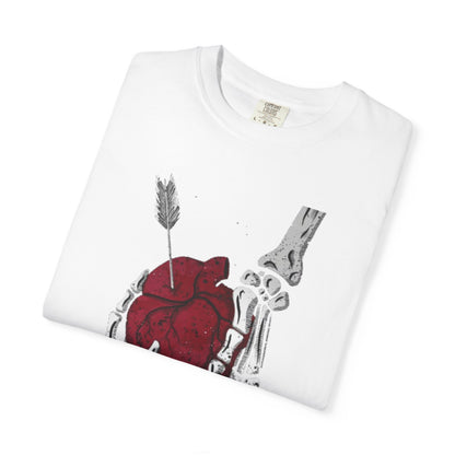 Heartfelt Skeleton Unisex T-Shirt | Edgy Graphic Tee for Halloween, Gifts, Streetwear, Festival Fashion, Casual Style